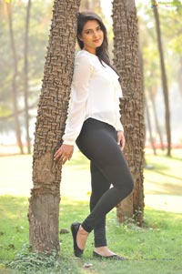 Actress Neha Deshpande