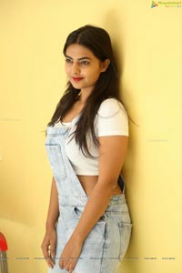 Heroine Neha Deshpande