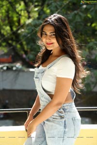 Heroine Neha Deshpande