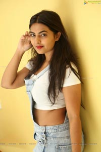 Heroine Neha Deshpande