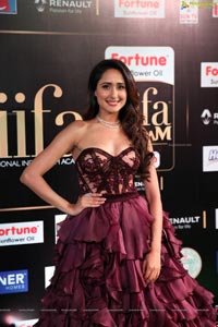 Pragya Jaiswal IIFA 2017