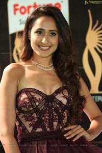 Pragya Jaiswal IIFA 2017