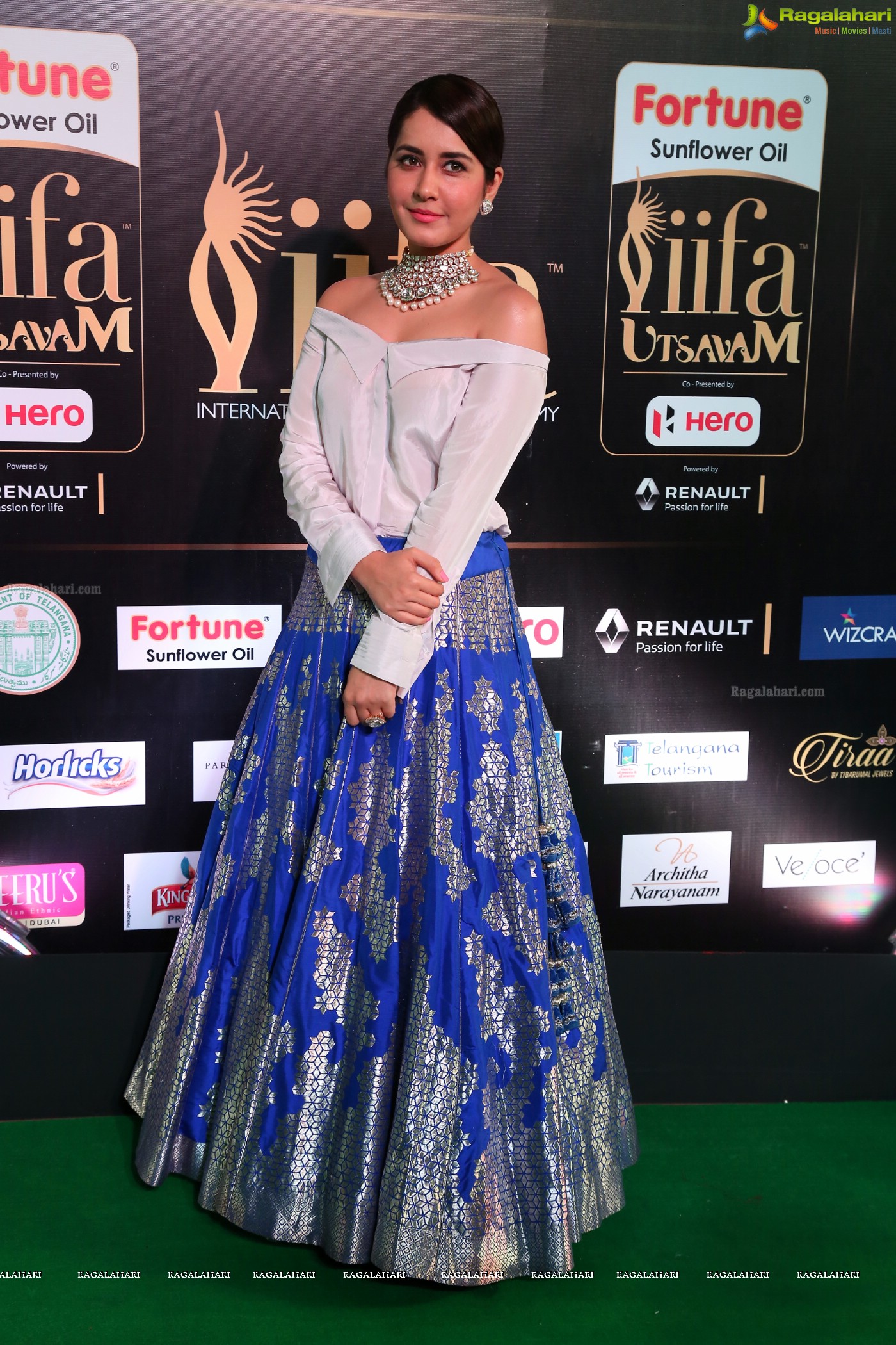 Raashi Khanna at IIFA Utsavam 2017 Exclusive Photos