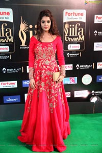 Ritika Singh IIFA 2017