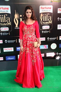 Ritika Singh IIFA 2017