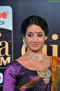 Sanjjanaa IIFA 2017