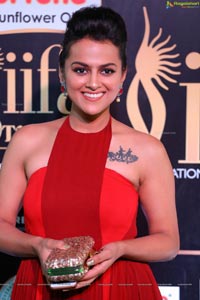 Shraddha Srinath IIFA 2017