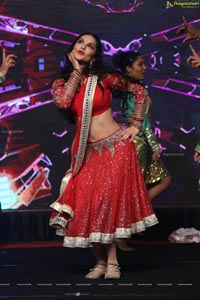 Sunny Leone Dance