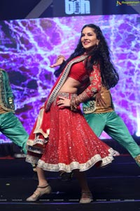 Sunny Leone Dance