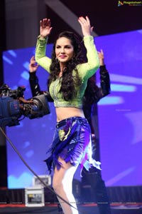 Sunny Leone Dance