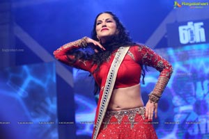 Sunny Leone Dance