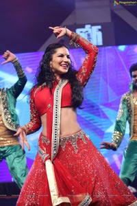 Sunny Leone Dance