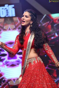 Sunny Leone Dance