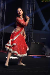 Sunny Leone Dance