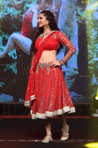 Sunny Leone Dance