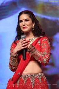 Sunny Leone Dance