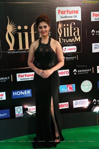 Surbhi IIFA Utsavam 2017