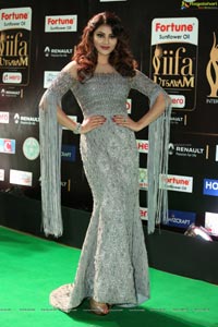 Urvashi Rautela IIFA 2017