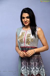Actress Sakshi Chowdary