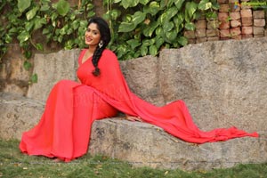 Sowmya Venugopal HD Photos