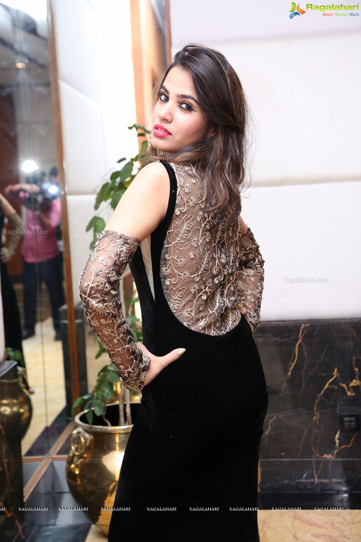 Vaishnavi at Fashion Showcase and Curtain Raiser of Khwaaish Designer Exhibition