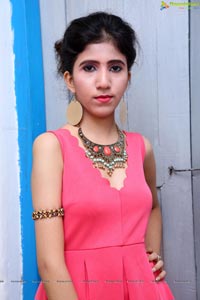 Zoya Khan Model Photos