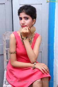 Zoya Khan Model Photos