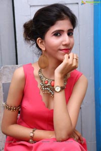 Zoya Khan Model Photos