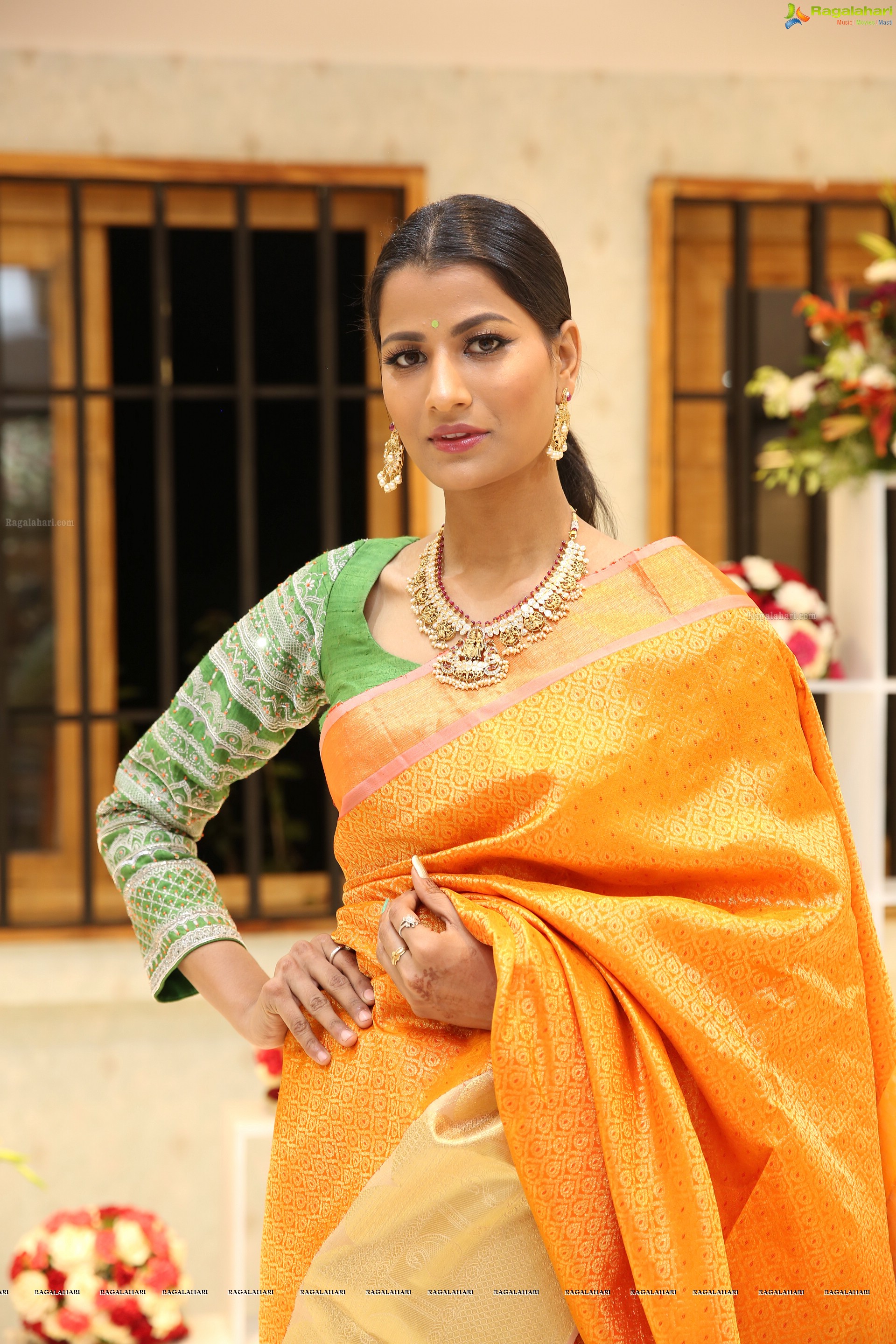 Amita Behara [HD] @ Siddheshwari New Store Launch & Fashion Show