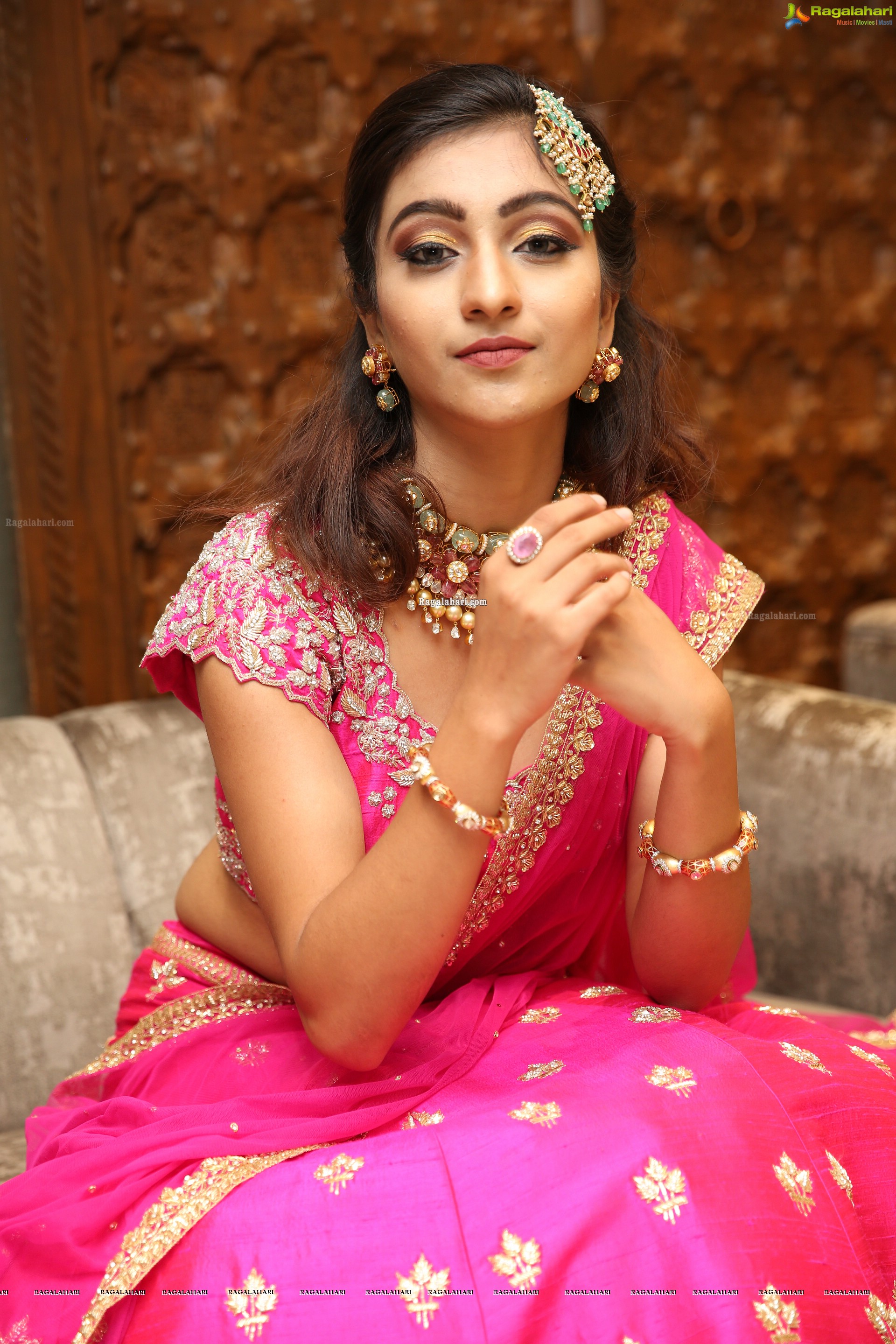 Insha Iqbal @ Kalasha Fine Jewels Fashion Show - HD Gallery
