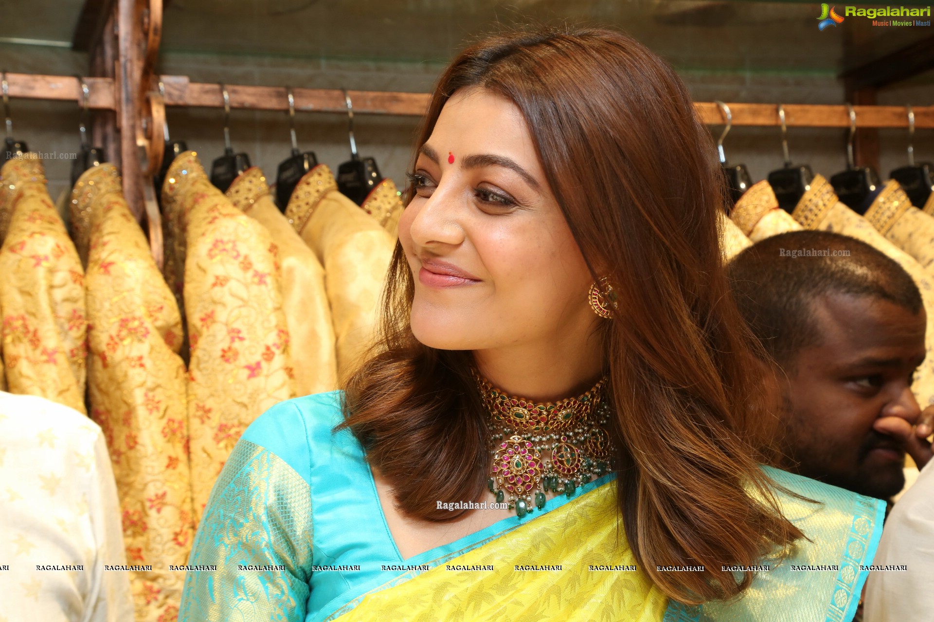 Kajal Aggarwal at Maangalya Shopping Mall Launch - HD Gallery