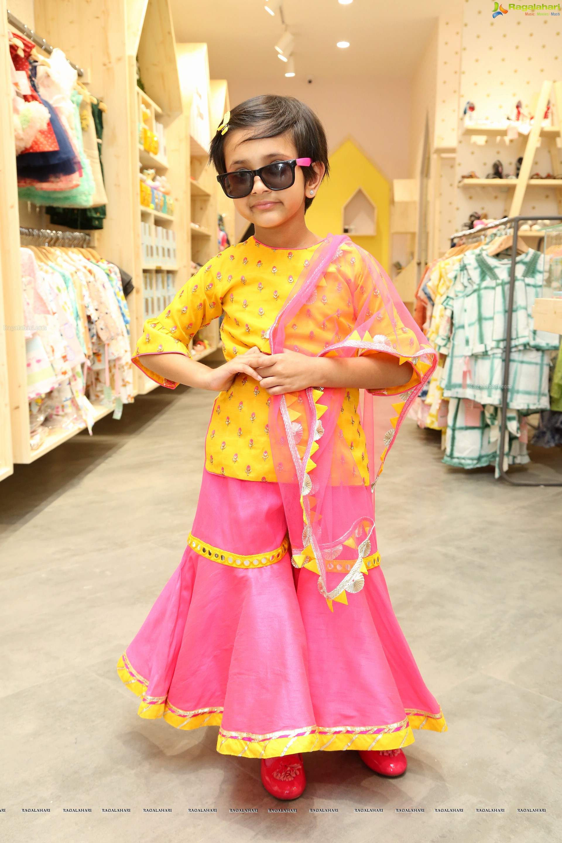 Lakshmi Manchu [HD] @ Peony Kids Grand Opening
