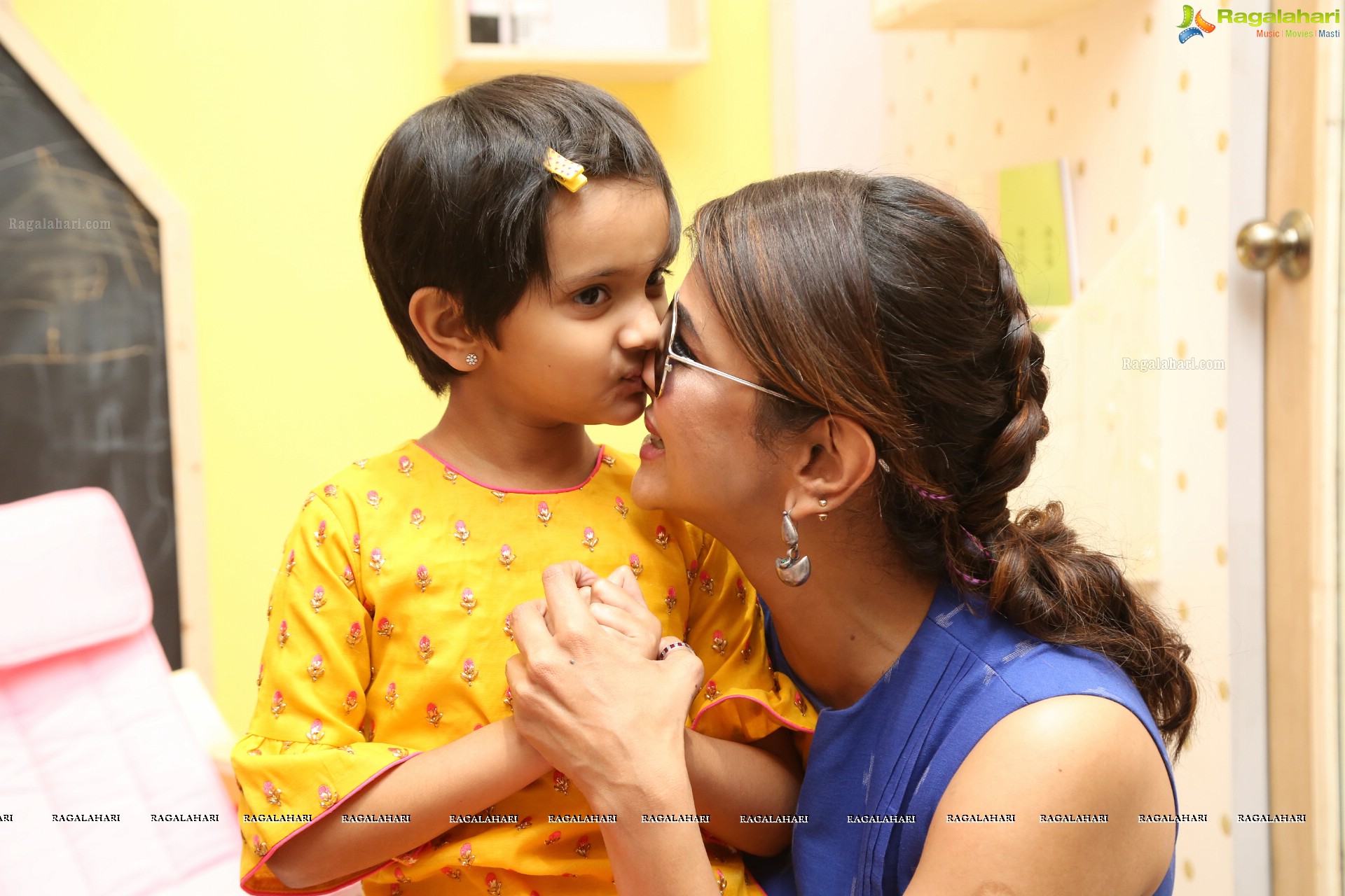 Lakshmi Manchu [HD] @ Peony Kids Grand Opening