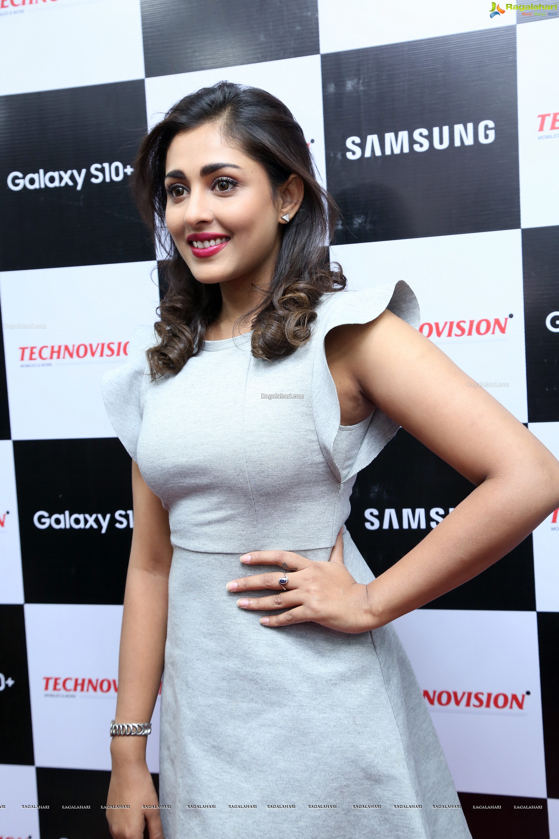 Madhu Shalini [HD] @ Samsung Galaxy S10, S10E & S10+ Launch