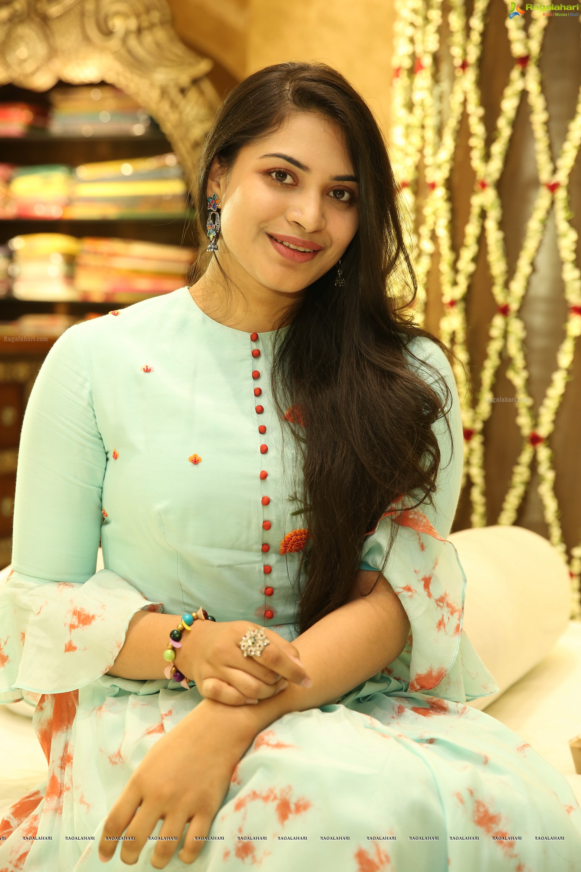 Megnna Kumar [HD] @ Siddheshwari New Store Launch & Fashion Show