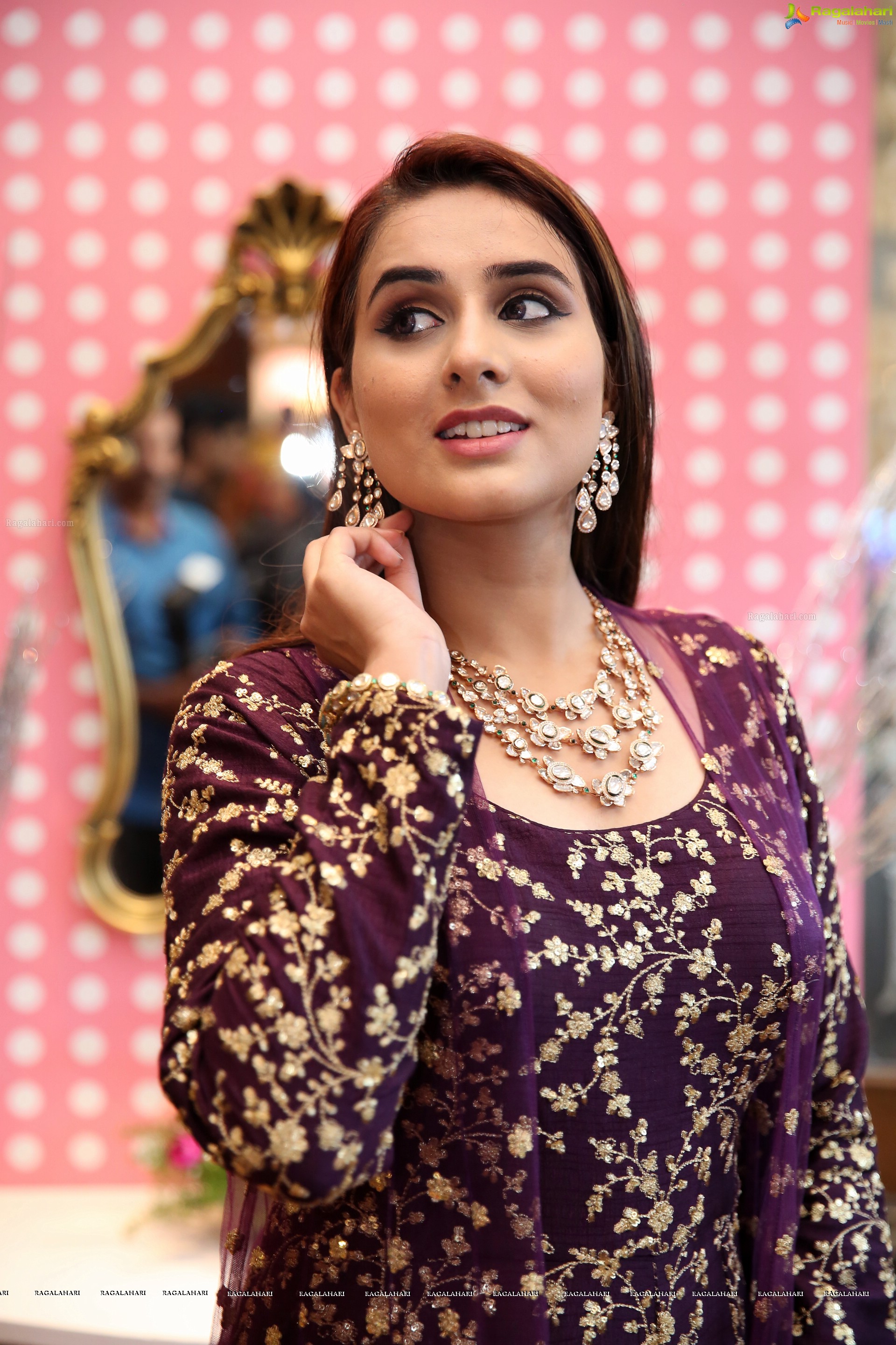 Nikitha Chaturvedi @ The Statement Jewellery Show - HD Gallery