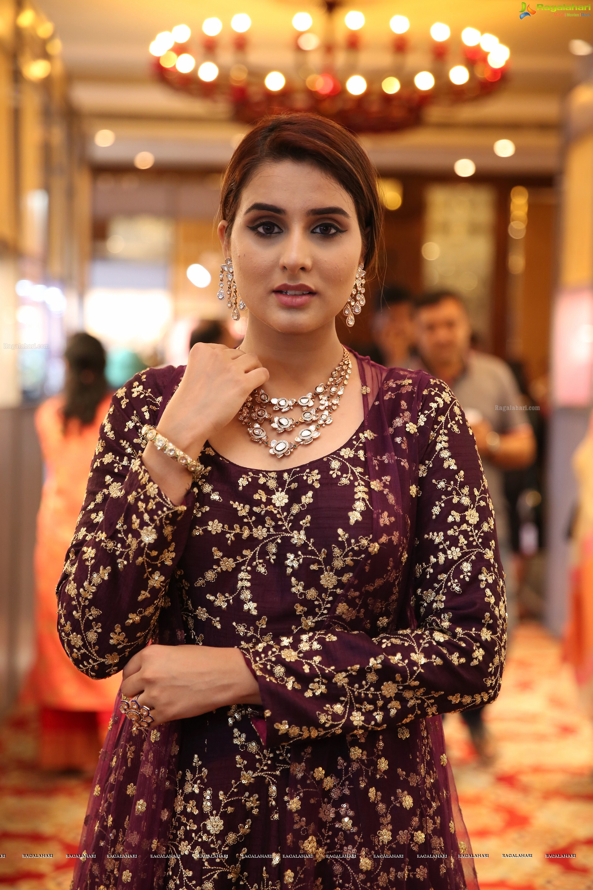 Nikitha Chaturvedi @ The Statement Jewellery Show - HD Gallery