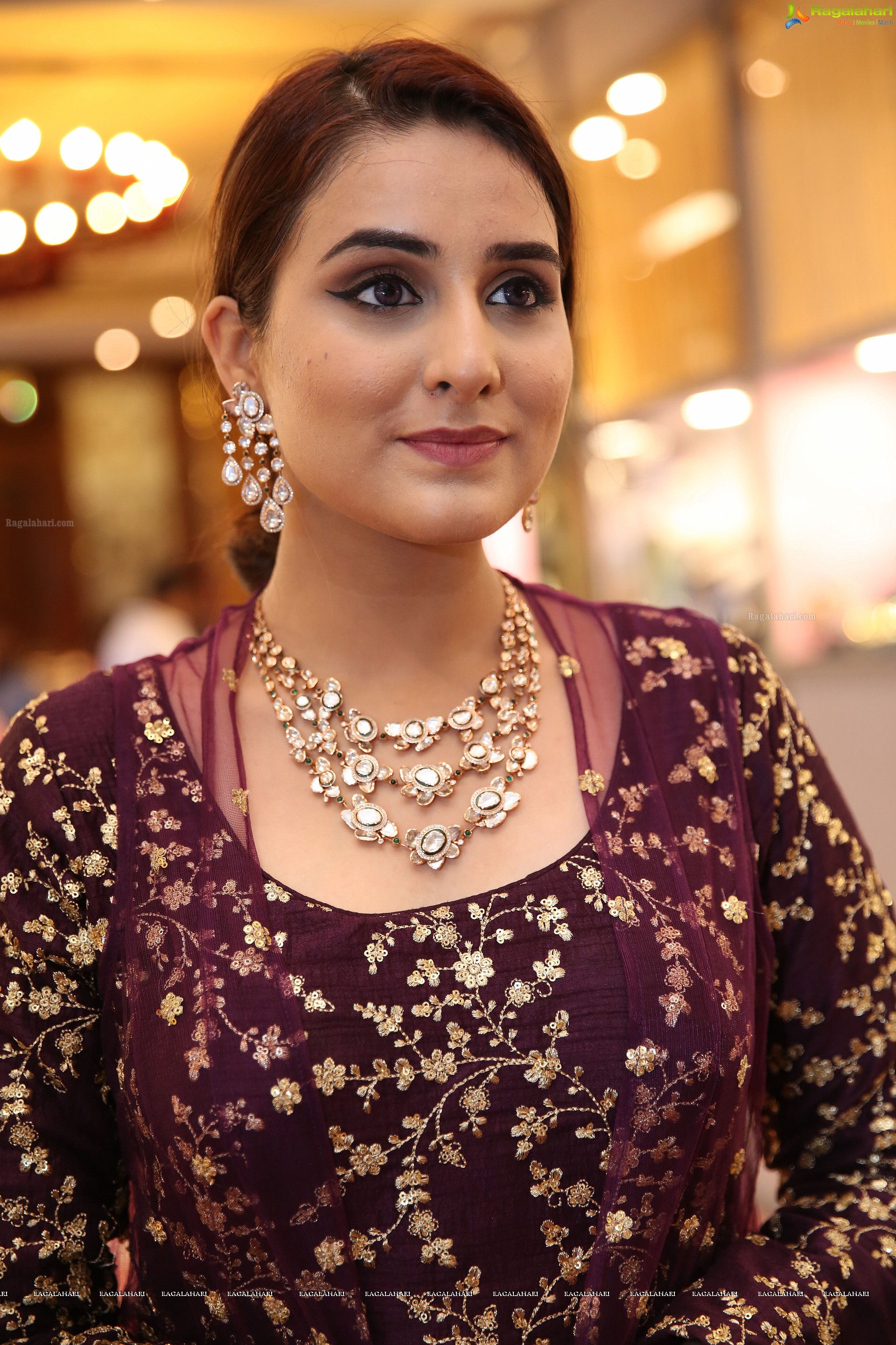 Nikitha Chaturvedi @ The Statement Jewellery Show - HD Gallery