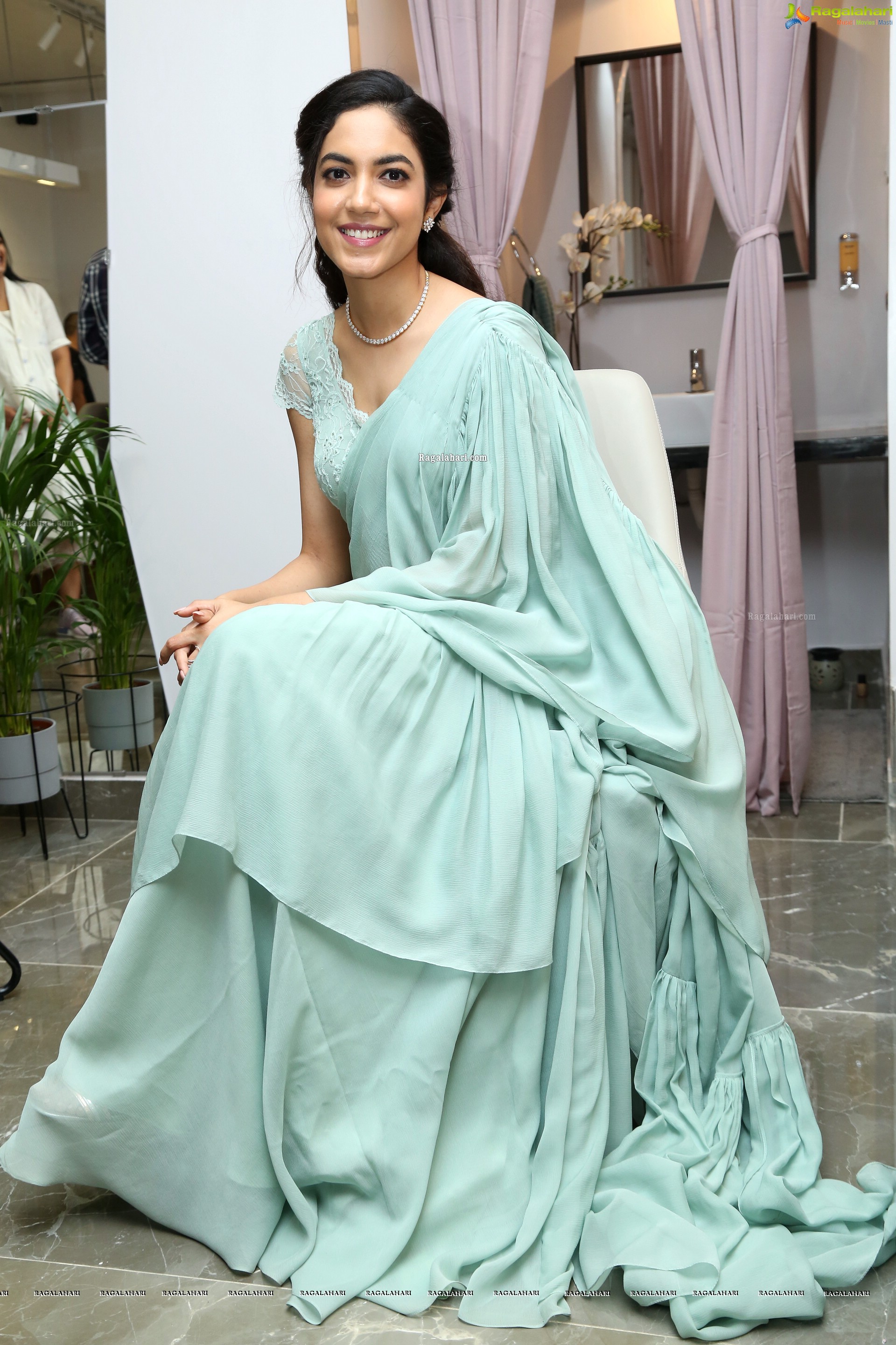 Ritu Varma @ Lincy's Nail Bar Salon Launch - HD Gallery