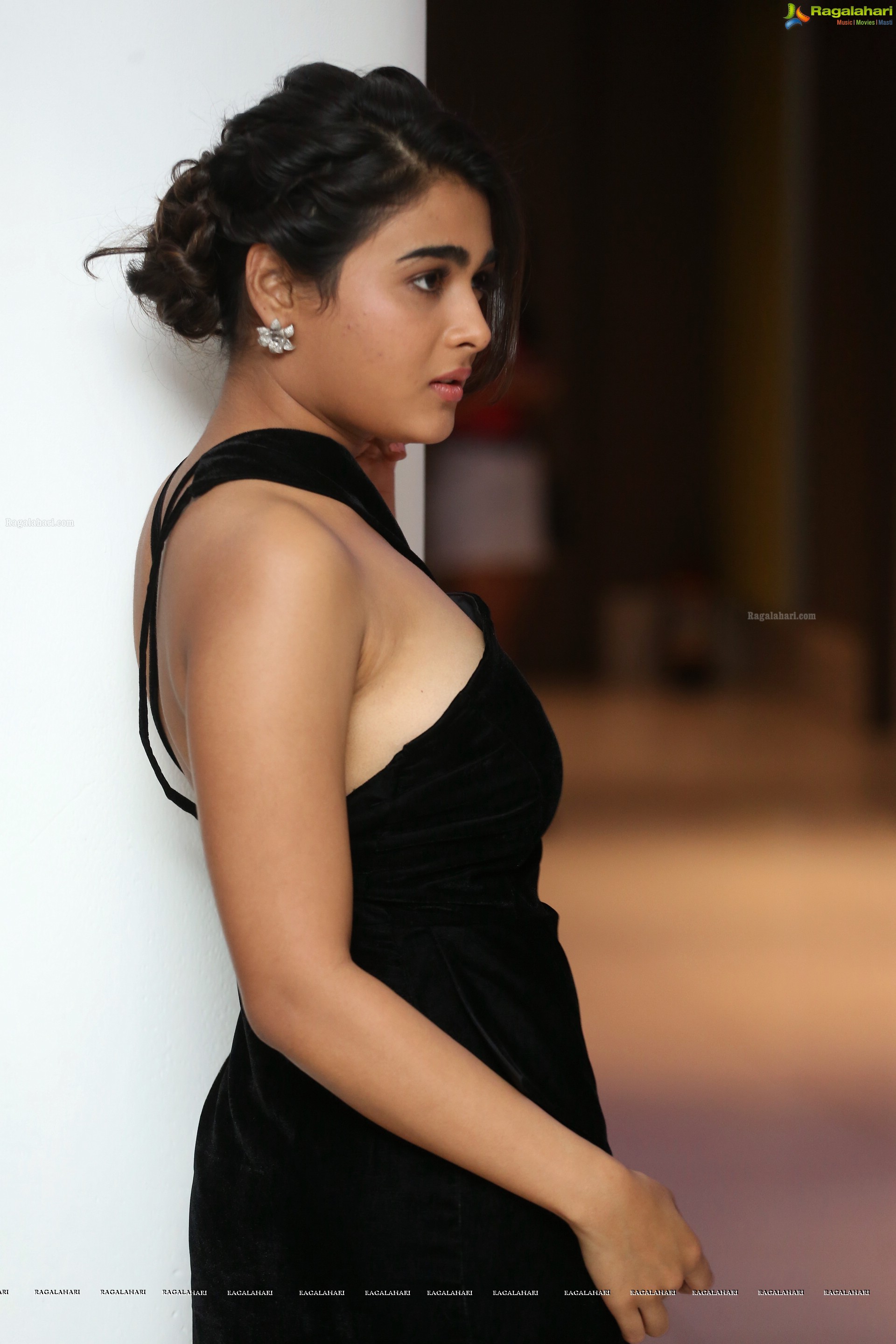 Shalini Pandey @ 118 Success Meet - HD Gallery