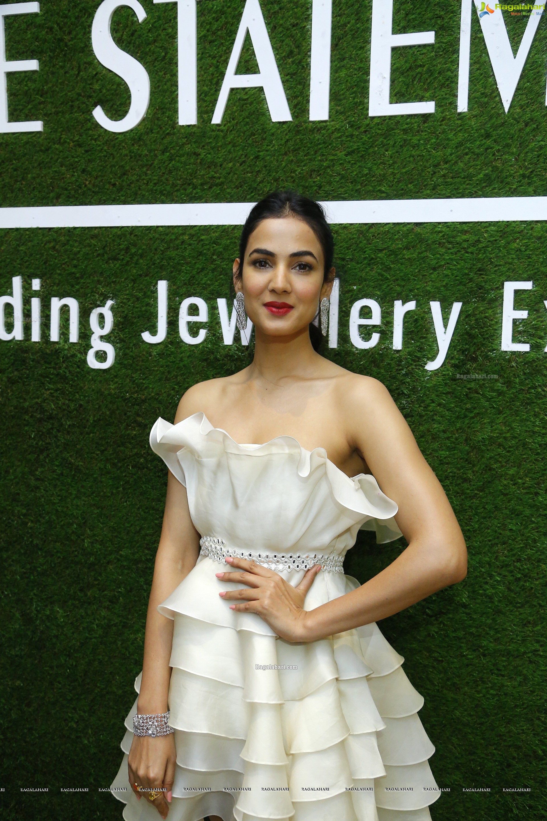 Sonal Chauhan [HD] at The Statement Show Unveiling