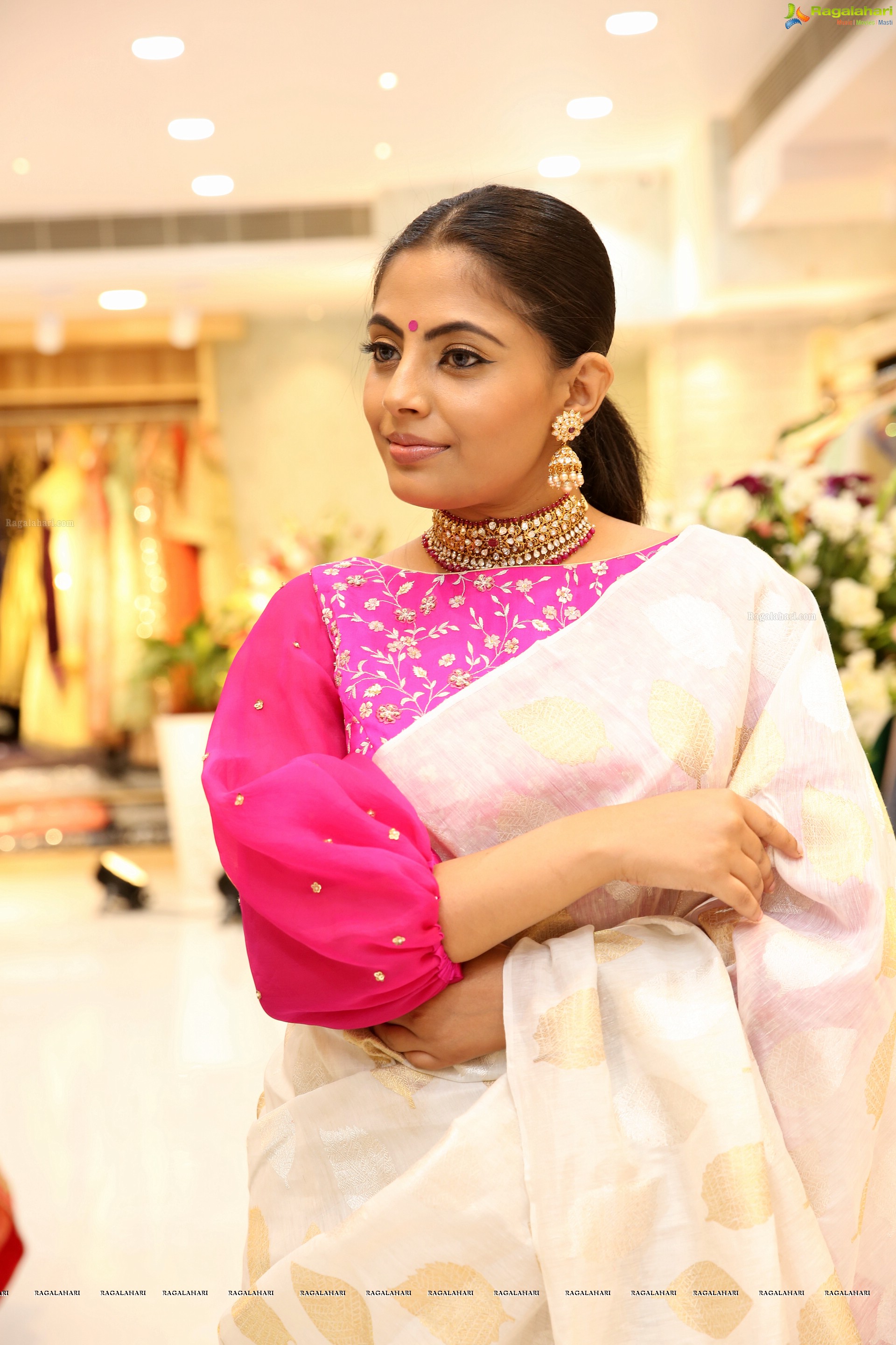 Vinita [HD] @ Siddheshwari New Store Launch & Fashion Show