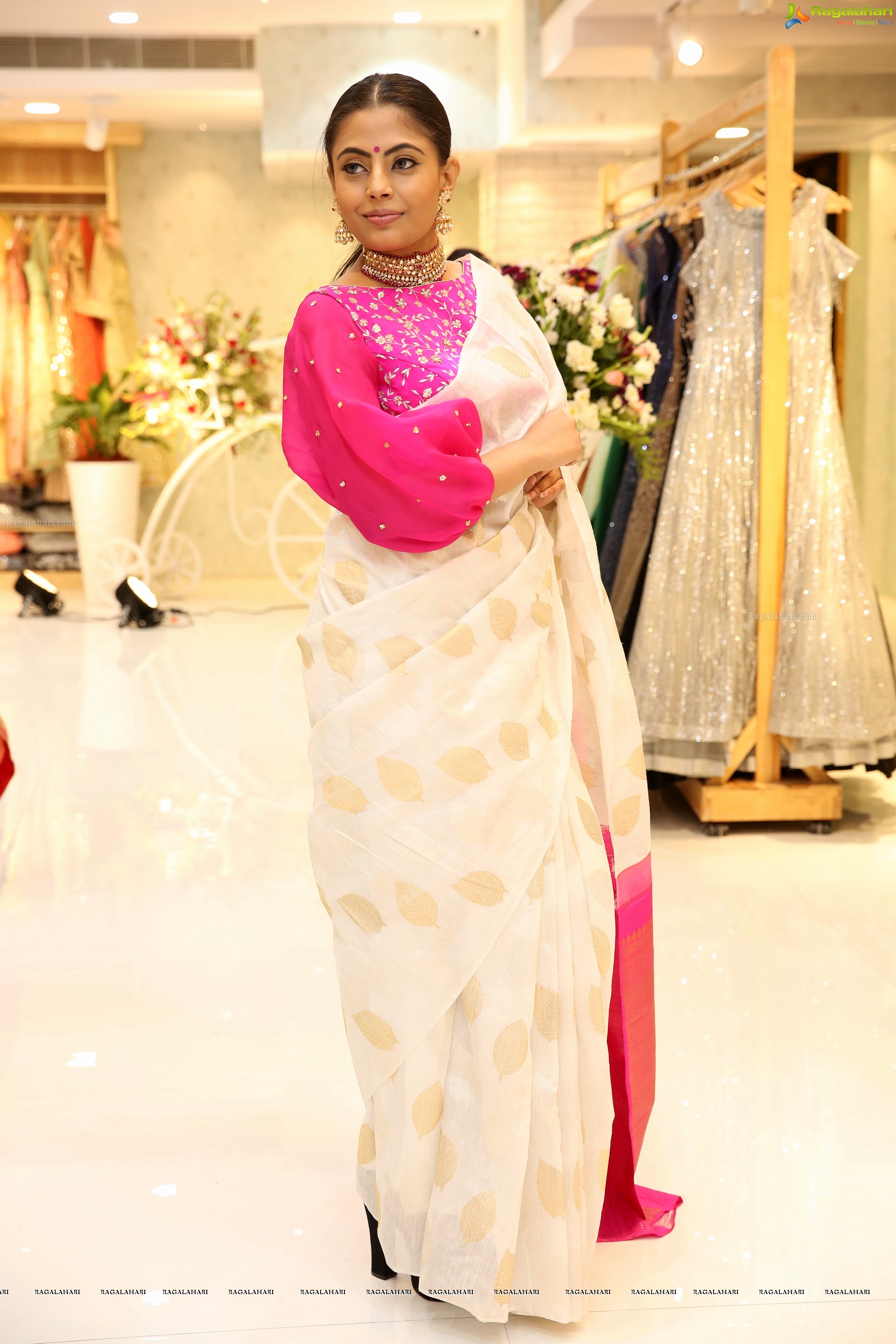 Vinita [HD] @ Siddheshwari New Store Launch & Fashion Show