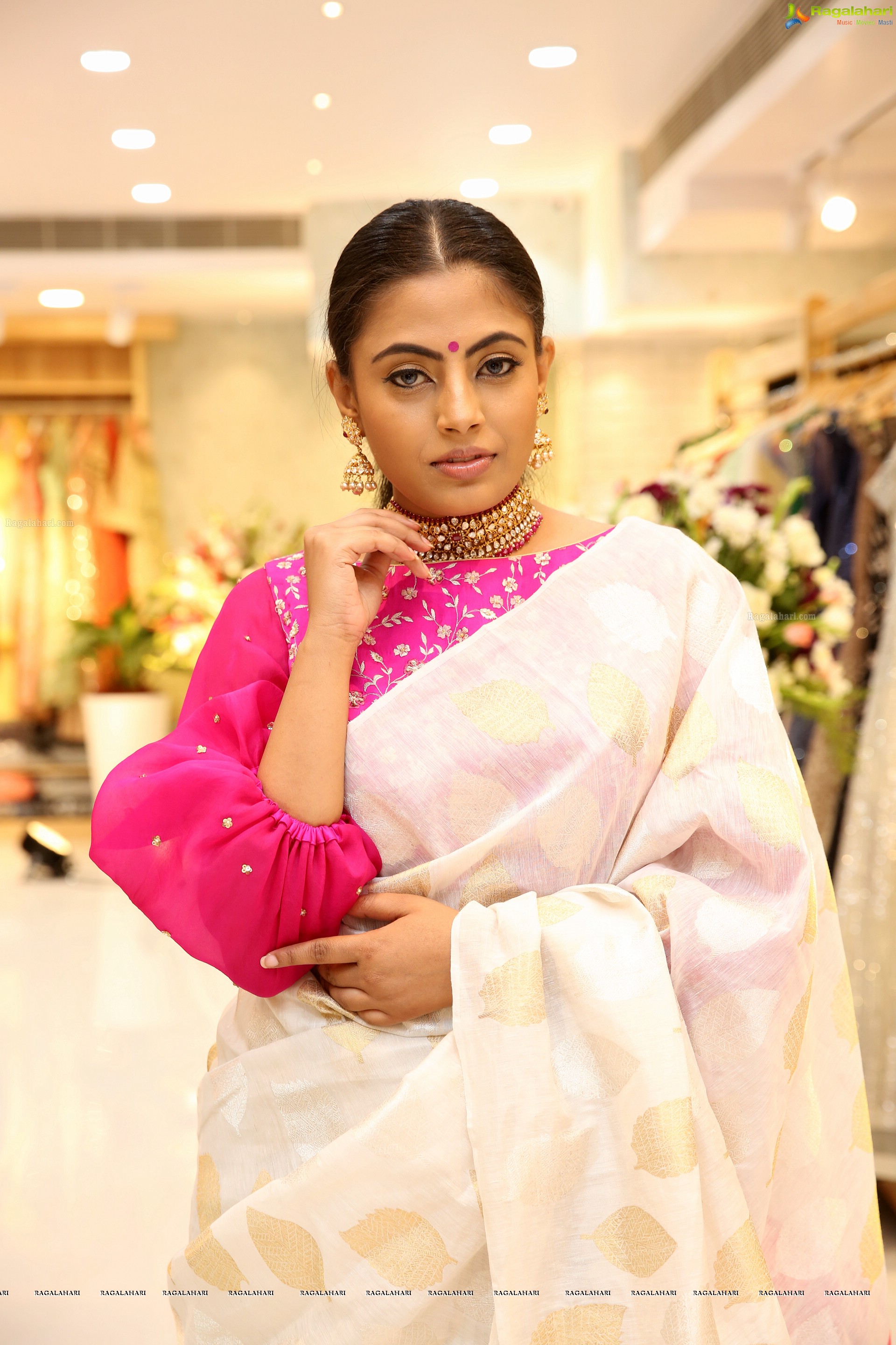 Vinita [HD] @ Siddheshwari New Store Launch & Fashion Show