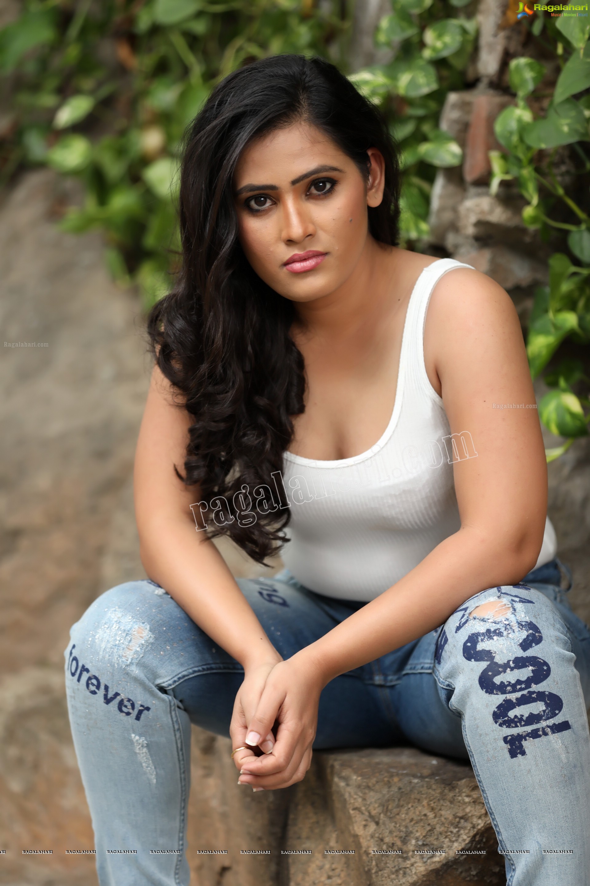 Anusha Parada (Exclusive Photo Shoot) (High Definition)