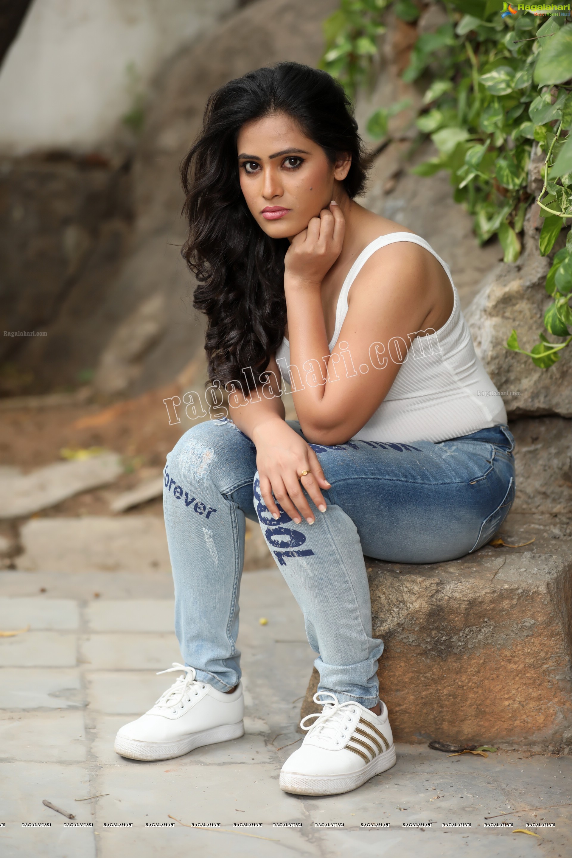 Anusha Parada (Exclusive Photo Shoot) (High Definition)