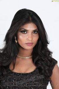 Bhavni Naidu T