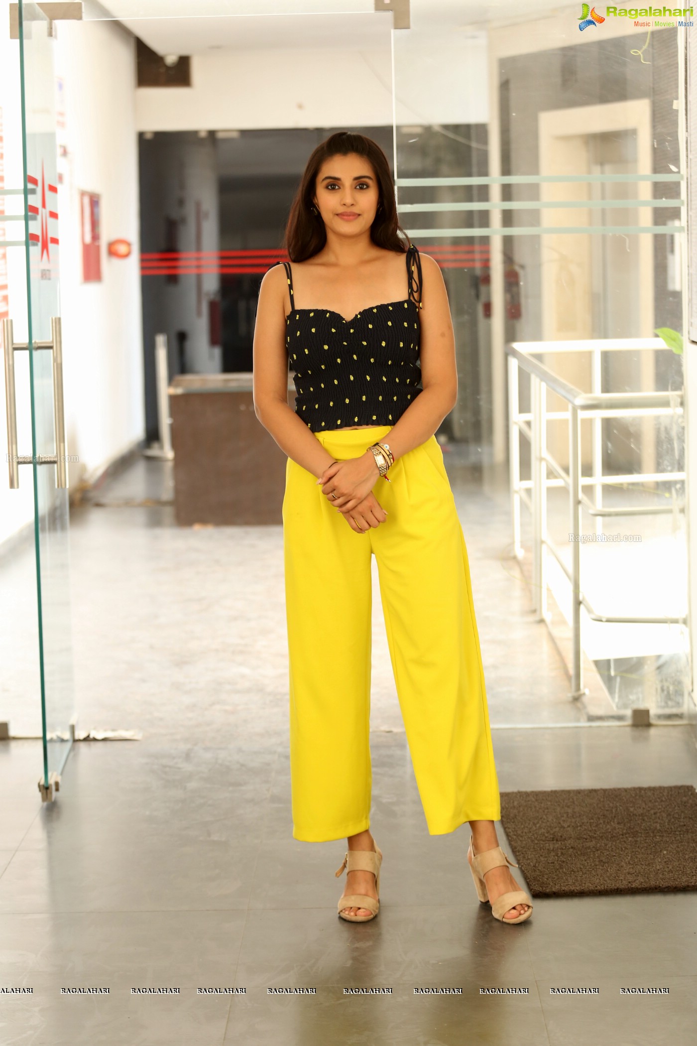 Divyansha Kaushik (Posters) @ Majili Interview