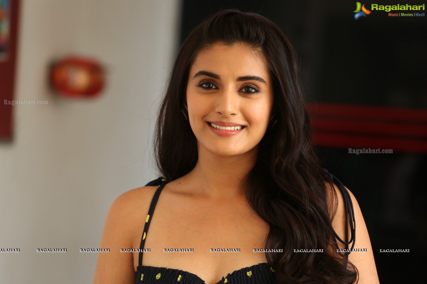 Divyansha Kaushik (Posters) @ Majili Interview