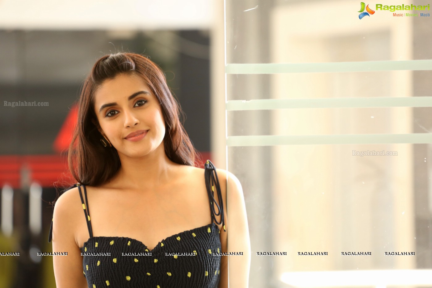 Divyansha Kaushik (Posters) @ Majili Interview